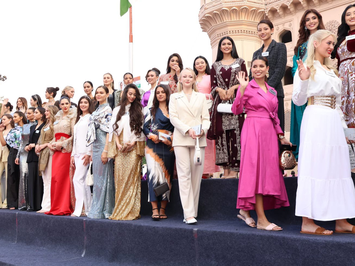 Miss_20World_202025_20Contestants_20At_20Charminar_2C_20Hyderabad_20Photos_20_2816_29.jpg 4