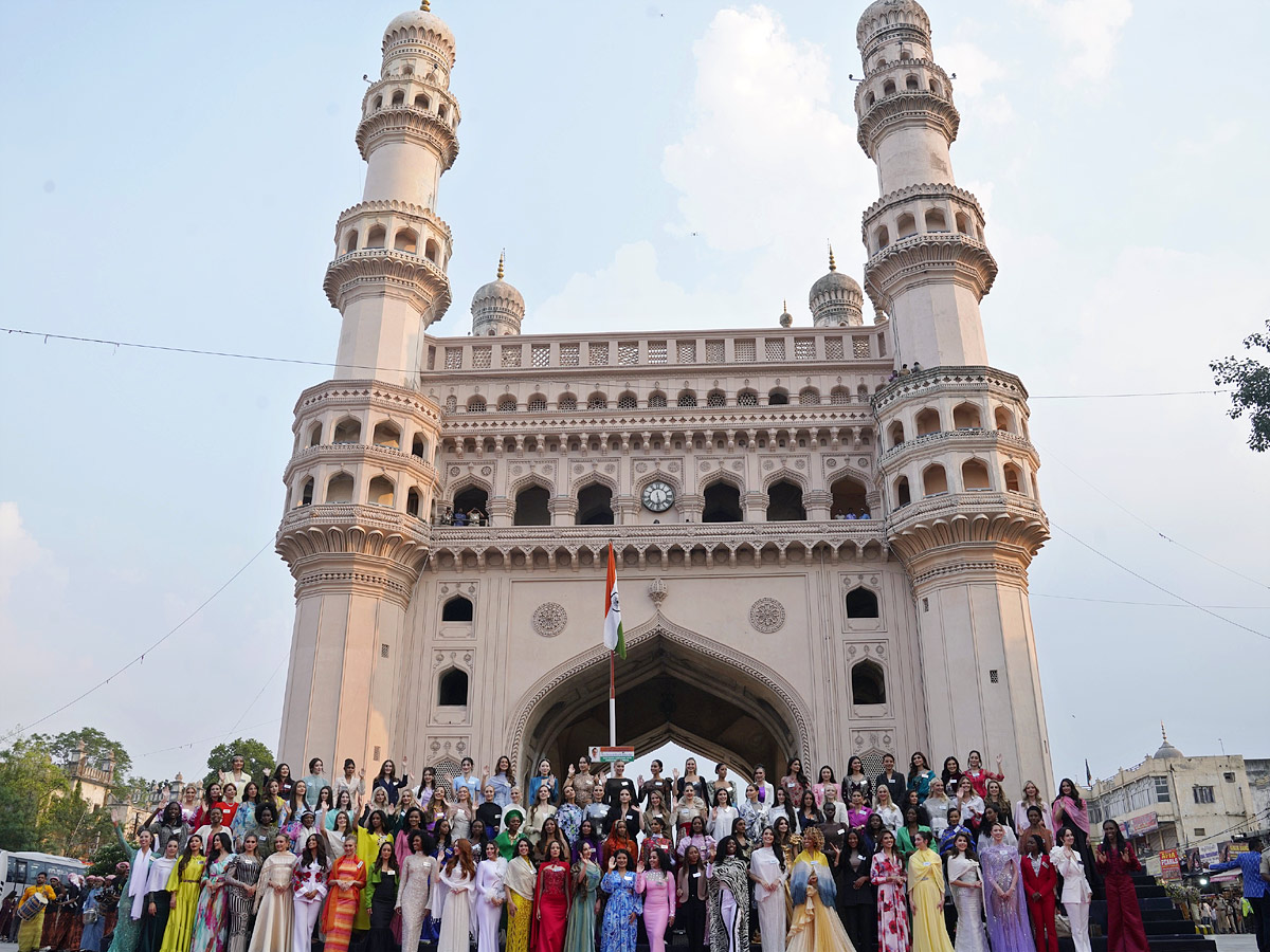 Miss_20World_202025_20Contestants_20At_20Charminar_2C_20Hyderabad_20Photos_20_2818_29.jpg 6