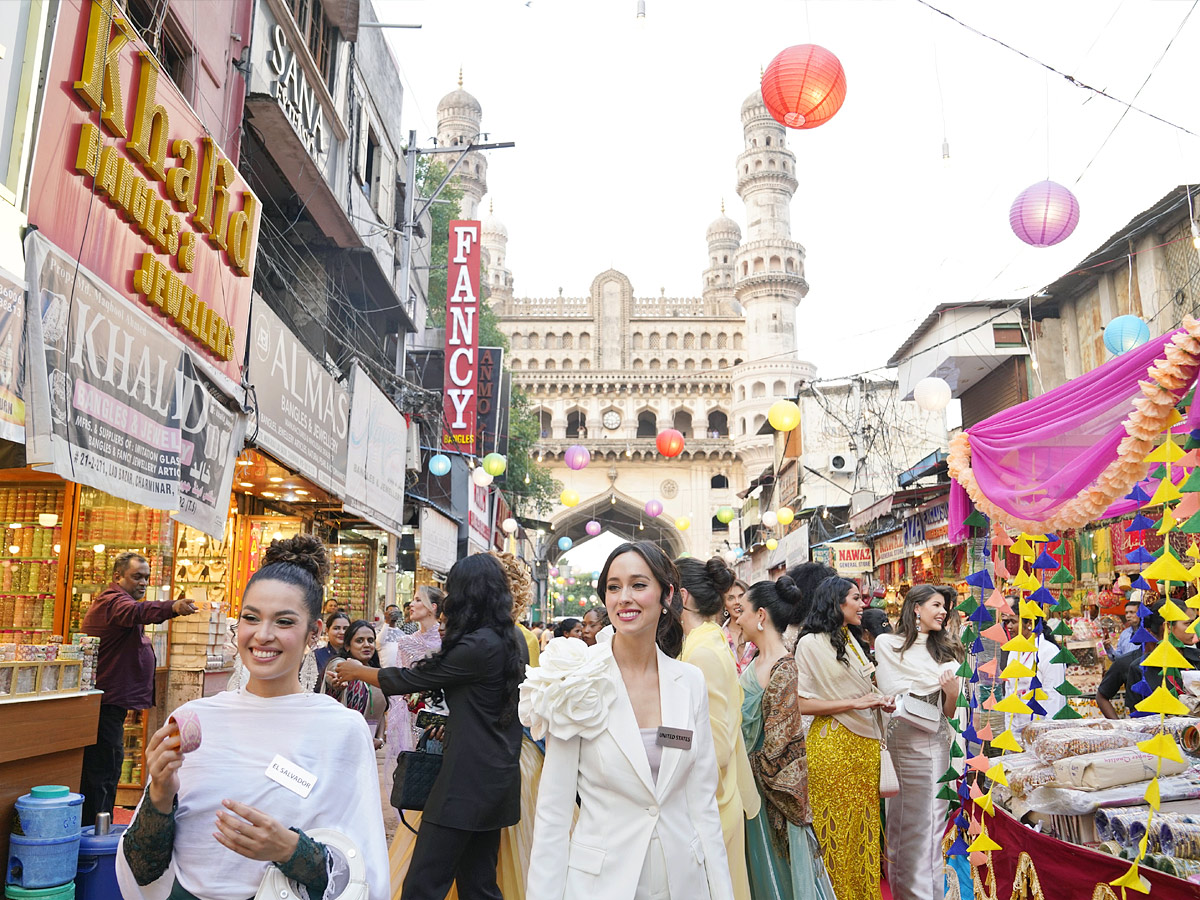 Miss_20World_202025_20Contestants_20At_20Charminar_2C_20Hyderabad_20Photos_20_2820_29.jpg 8