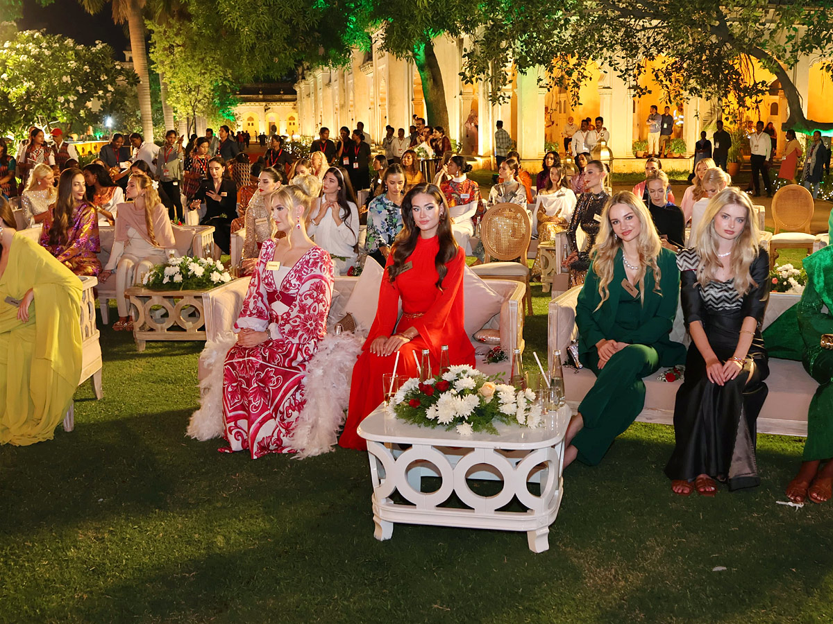 Miss_20World_202025_20Contestants_20At_20Chowmahalla_20Palace_2C_20Hyderabad_20Photos_20_2810_29.jpg 11