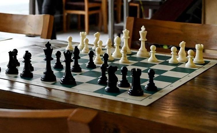 Taliban-Ban-Chess-In-Afghan.jpg
