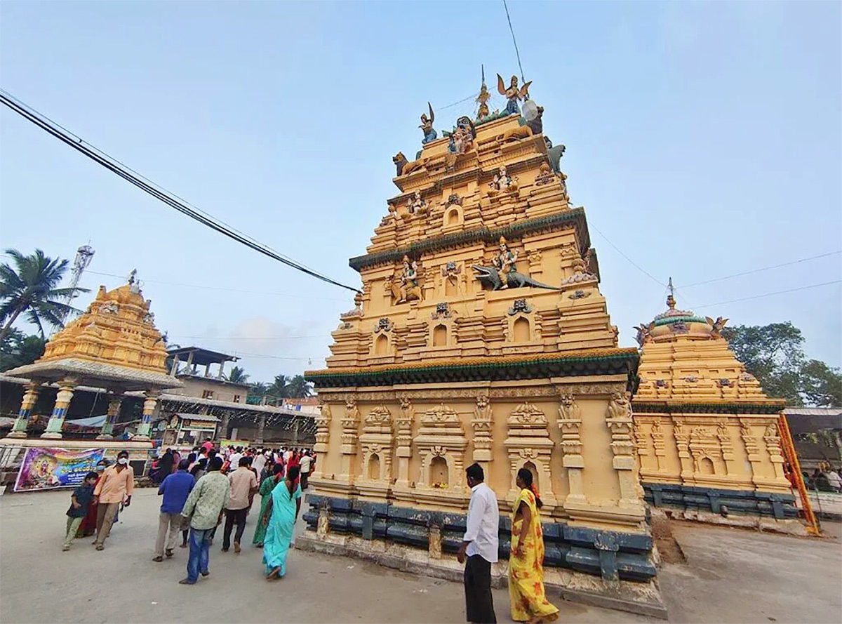 Vadapalli_20Sri_20Venkateswara_20Swamy_20Temple_20at_20Andhra_20Pradesh_4.jpg 4