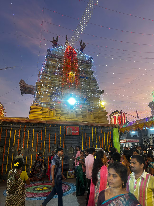 Vadapalli_20Sri_20Venkateswara_20Swamy_20Temple_20at_20Andhra_20Pradesh_9.jpg 9