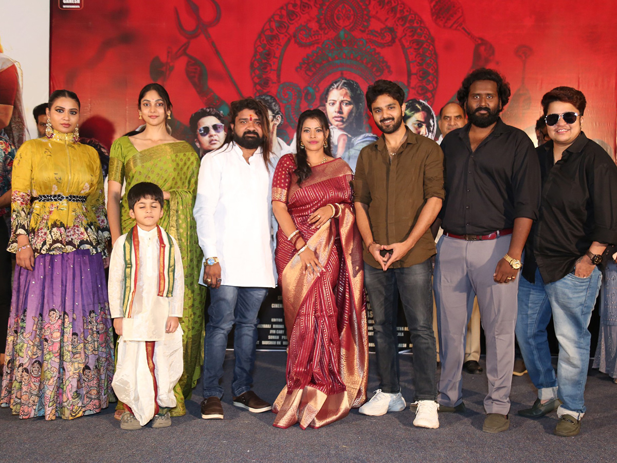 _20Friday_20Movie_20Song_20Launch_20Press_20Meet_20Photos__20_284_29.jpg 4