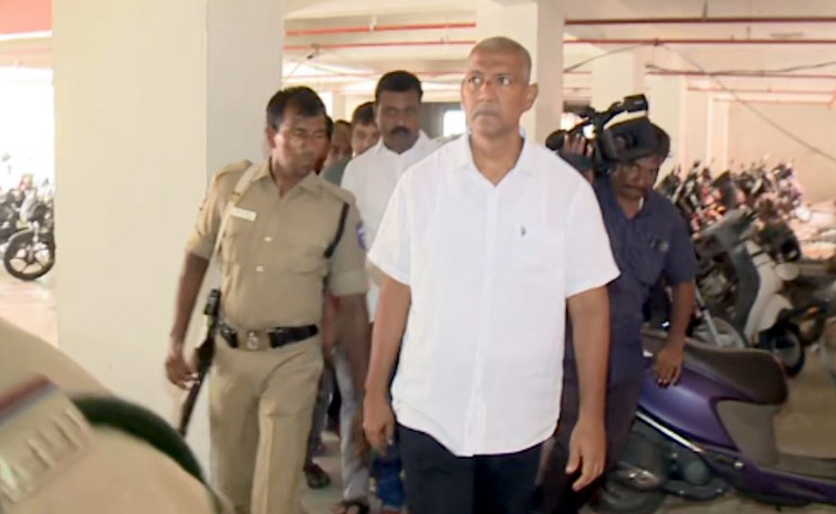 vamsi1.jpg