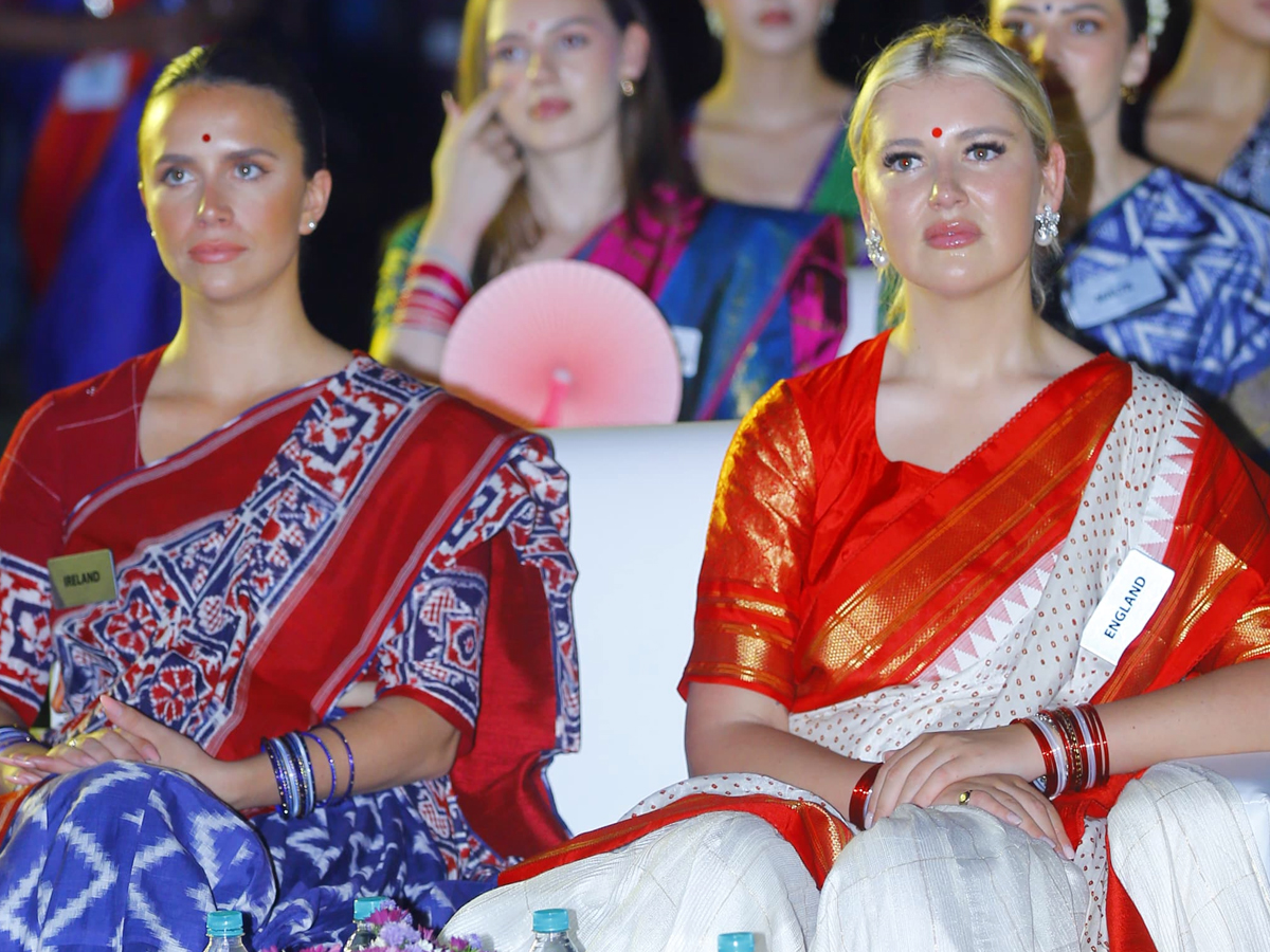 Missworld_202025_2015.jpg 16