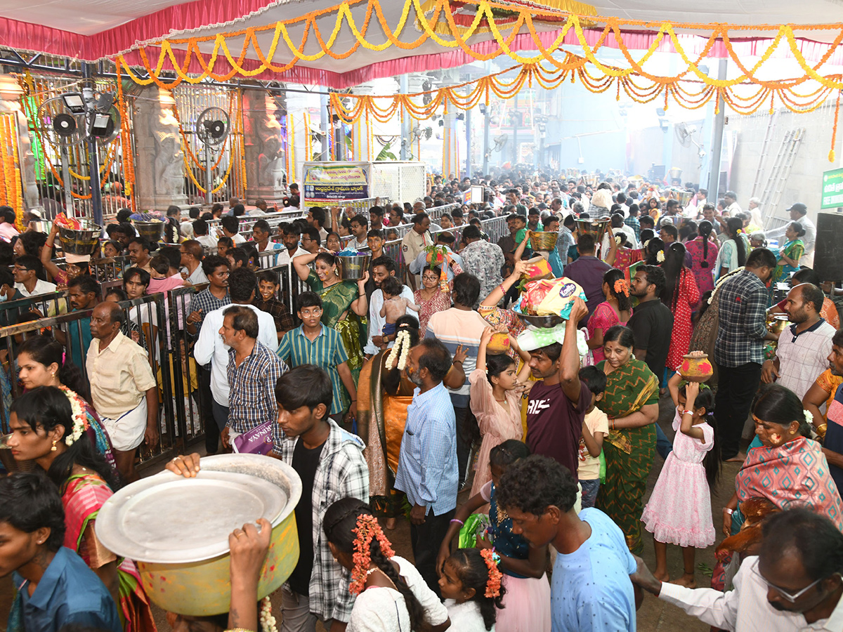 Tirupati_20Gangamma_20Jatara_202025_20Viral_20Photos__20_286_29.jpg 6