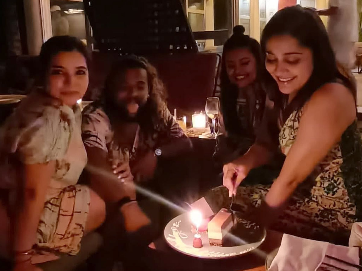 Anchor_20Rashmi_20Gautam_20Birthday_20Celebrations_20Photos_20_289_29.jpg 10