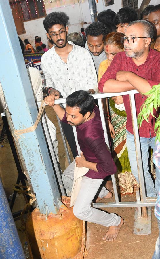 Gangamma_20Jatara_20Ends_20With_20Grand_20Vishwaroopa_20Darshanam_20Ceremony__20_2820_29.jpg 20