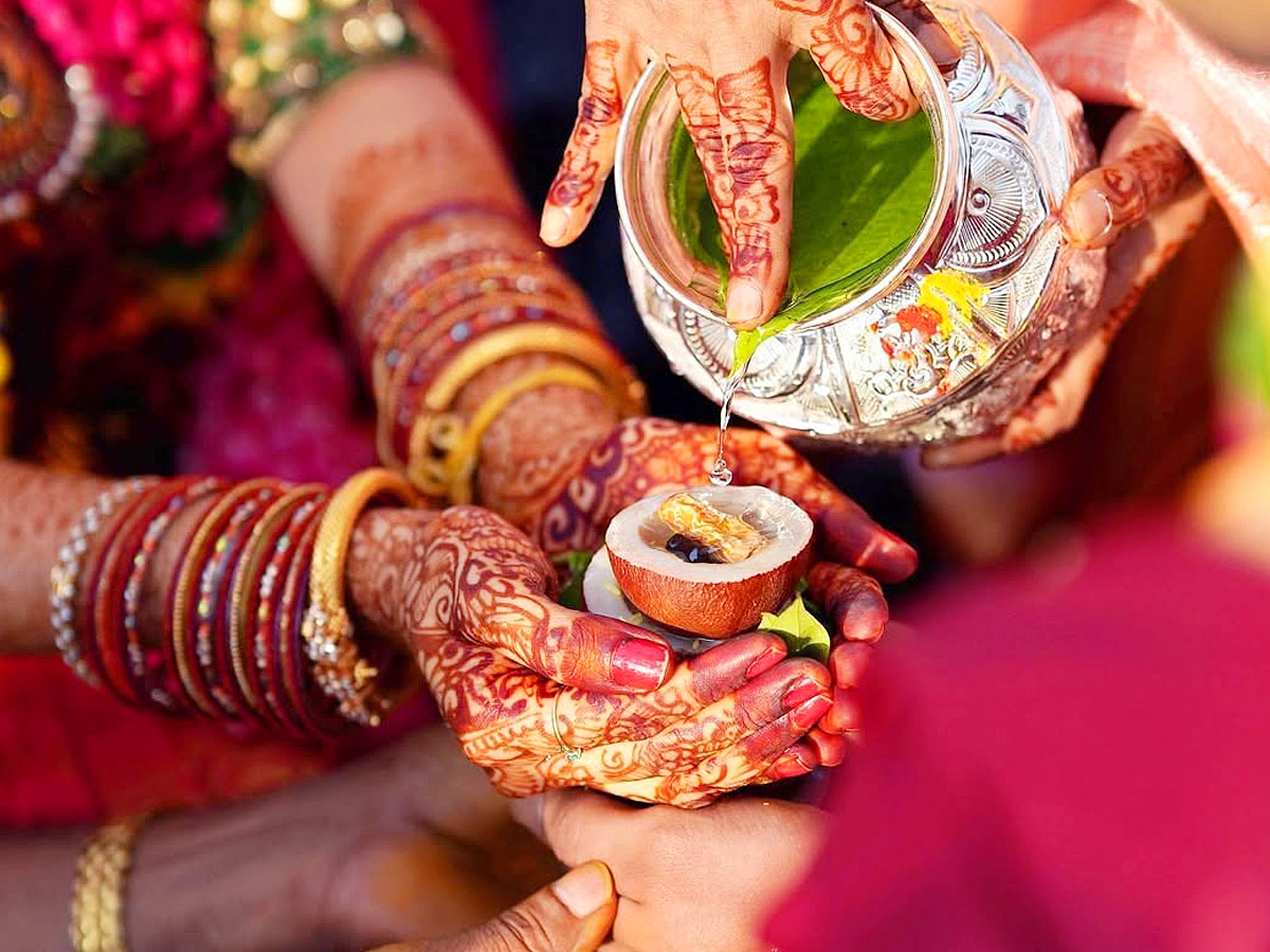 Hero_20Nikhil_20And_20Pallavi_20Wedding_20Anniversary_20Photos_20_284_29.jpg 5