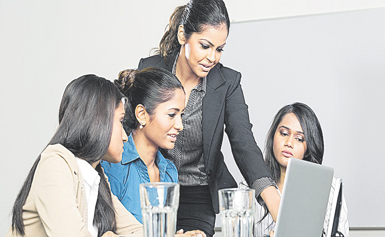 INDIAN-WOMEN-EMPLOYEES.jpg