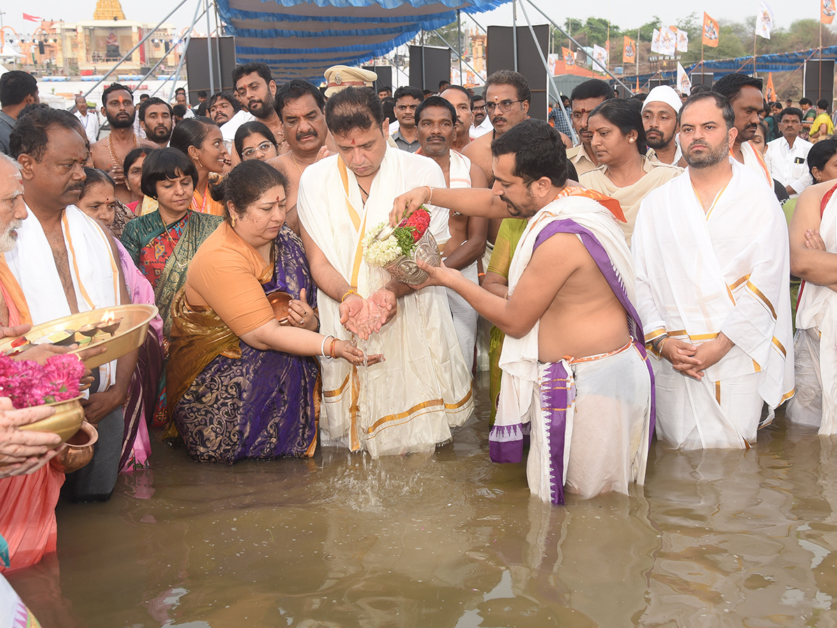 Telangana_20_20Saraswati_20Pushkaralu_202025_20Begins_20Today_20Photos__20_285_29.jpg 5