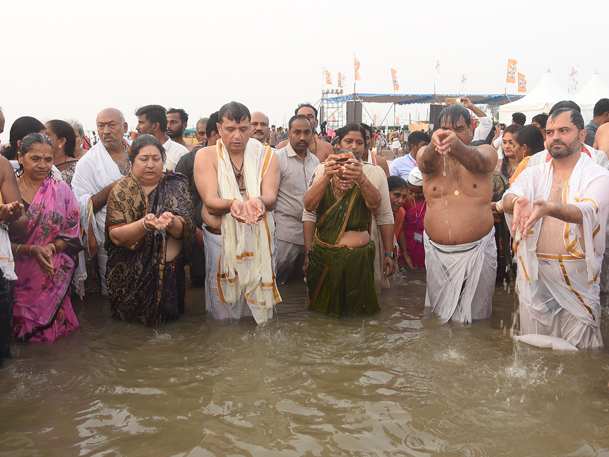 Telangana_20_20Saraswati_20Pushkaralu_202025_20Begins_20Today_20Photos__20_286_29.jpg 6
