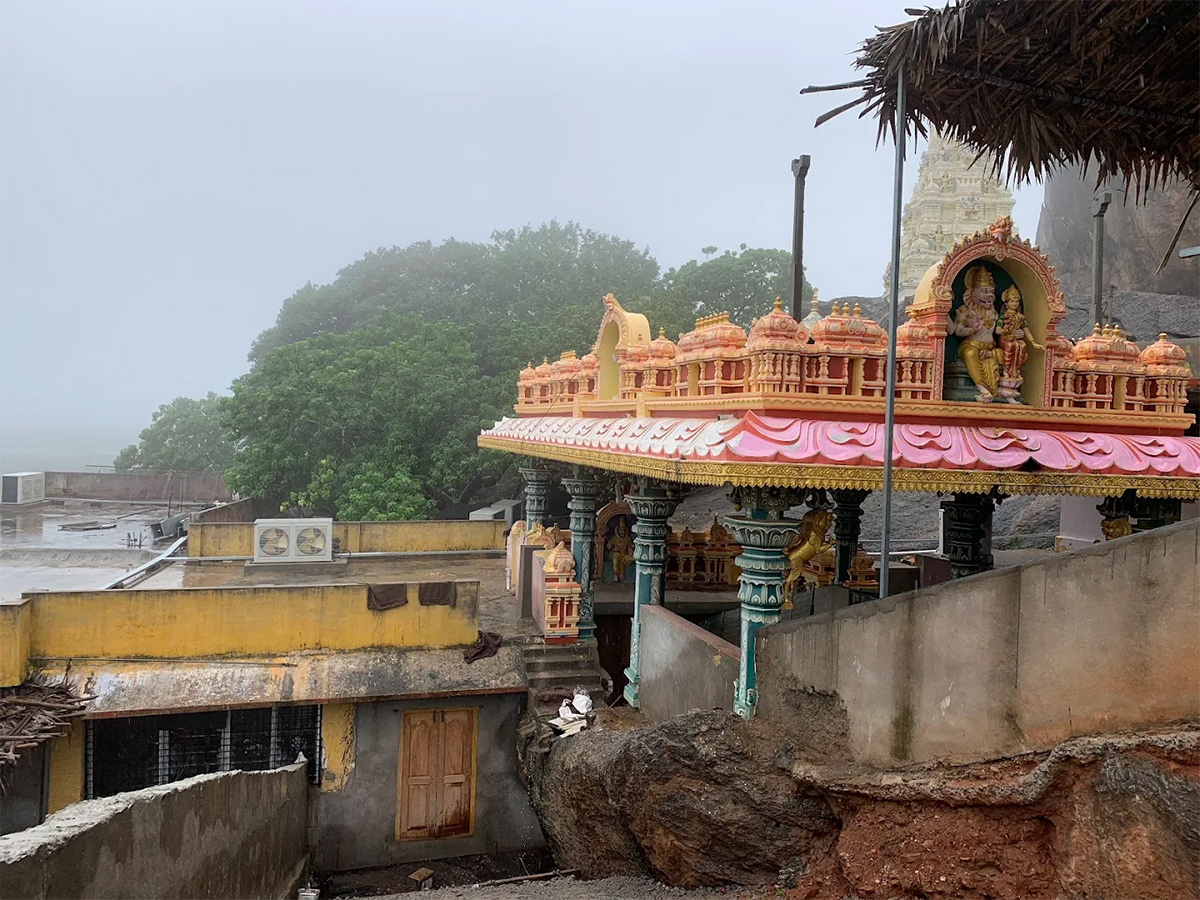 Sri_20Malayadri_20Lakshmi_20Narasimha_20Swamy_20Temple_20Malakonda_20Photos_2.jpg 2