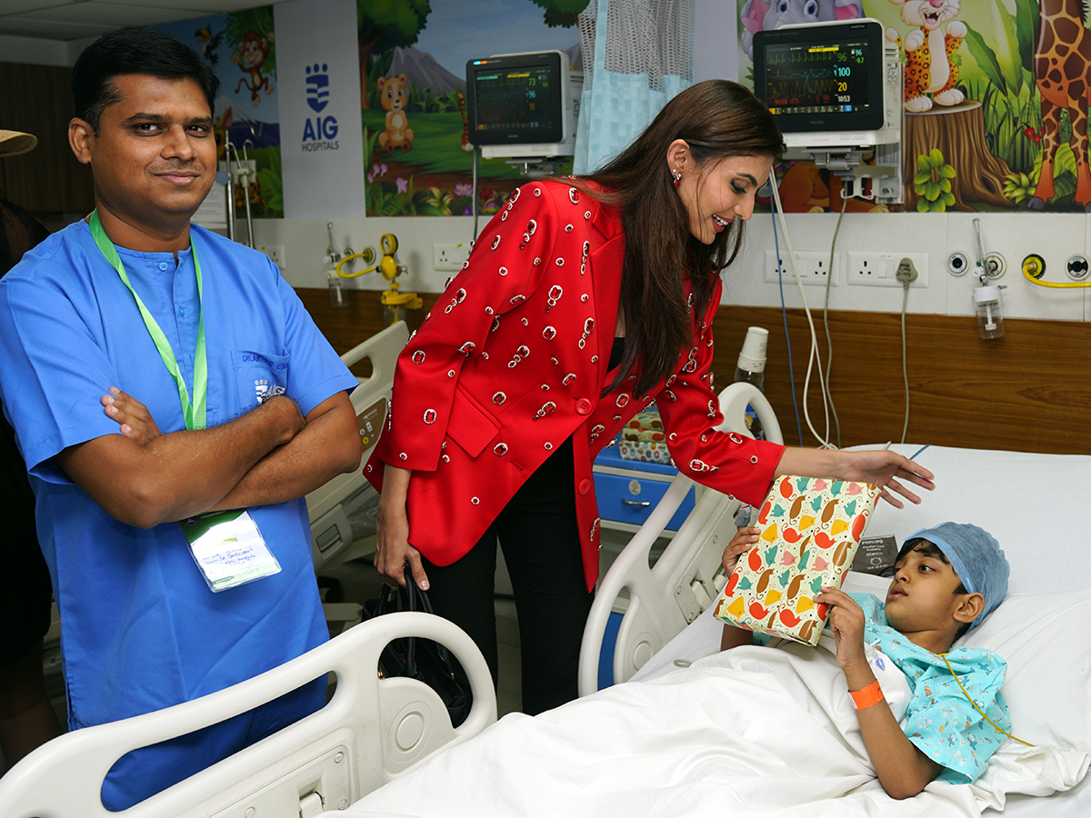 Miss_20World_20Contestants_20Words_20On_20AIG_20Hospitals_20Gachibowli_20Photos__20_282_29.jpg 2