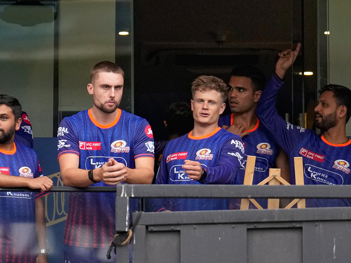 Rohit_20Sharma_20Stand_20at_20the_20Wankhede_20Stadium_20Photos__20_2816_29_0.jpg 15