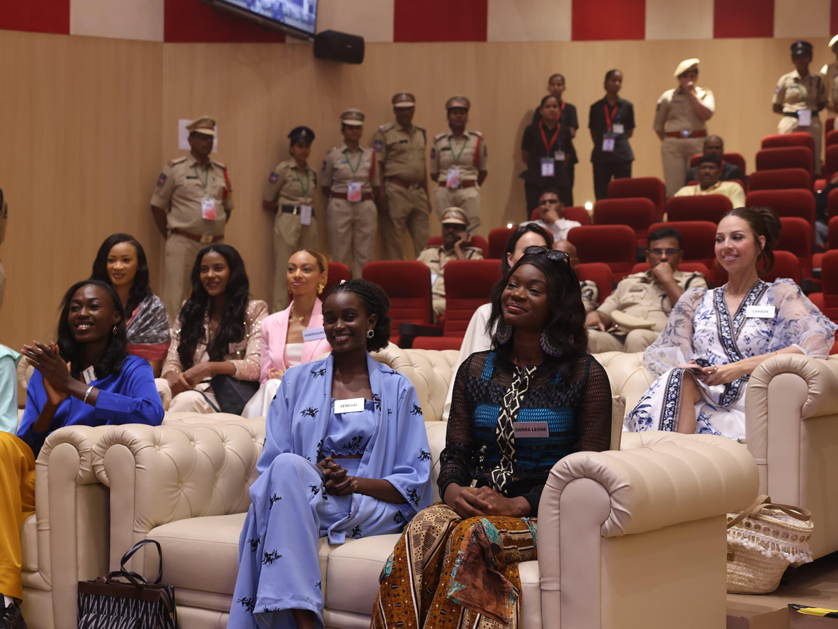 MIssWorld_202025_20in_20hyd_2010.jpg 11