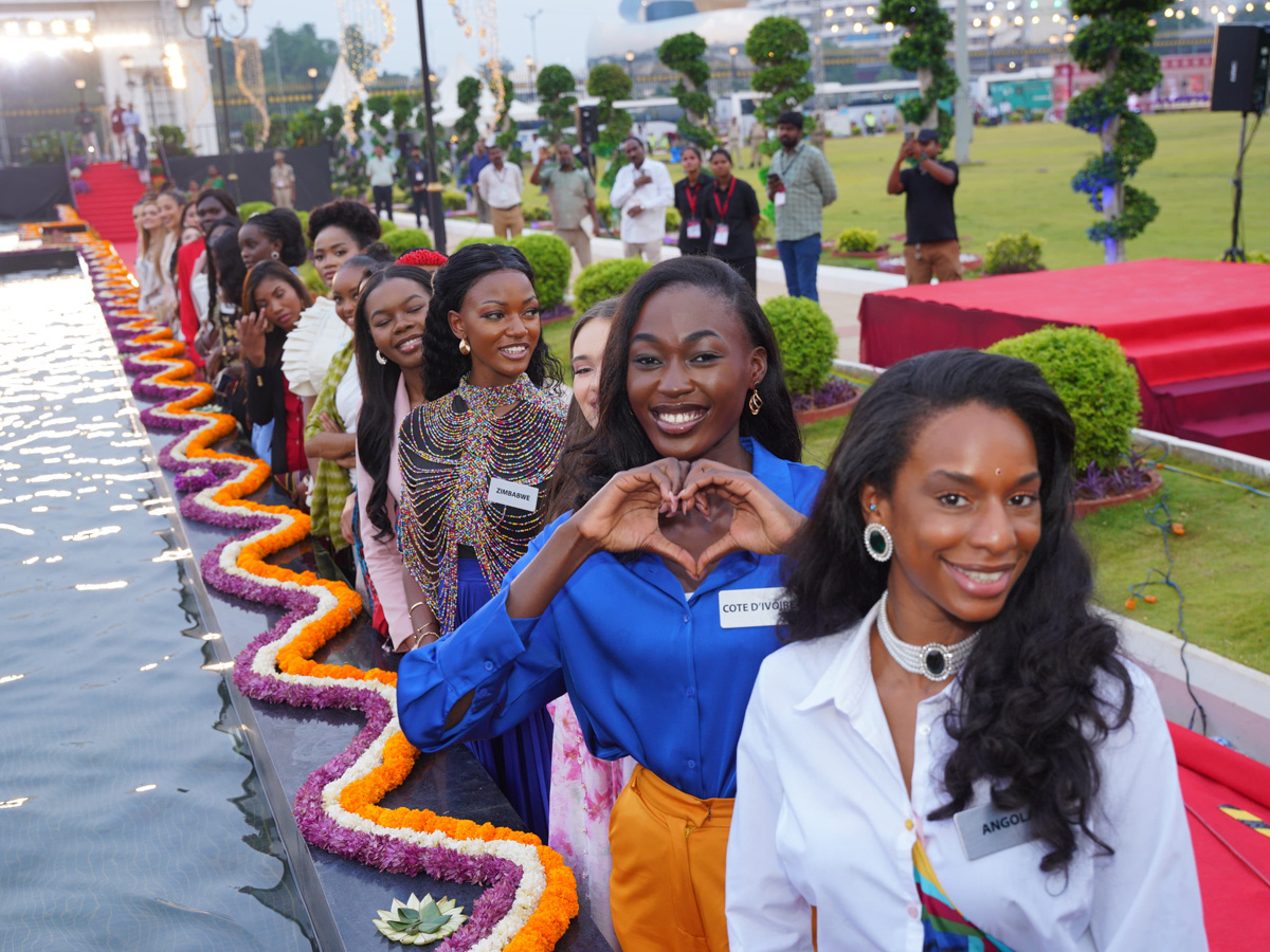 MIssWorld_202025_20in_20hyd_2012.jpg 13