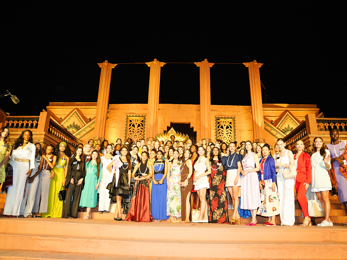 Miss_20World_202025_20Contestants_20Explore_20Ramoji_20Film_20City_20Photos_20_2813_29.jpg 14