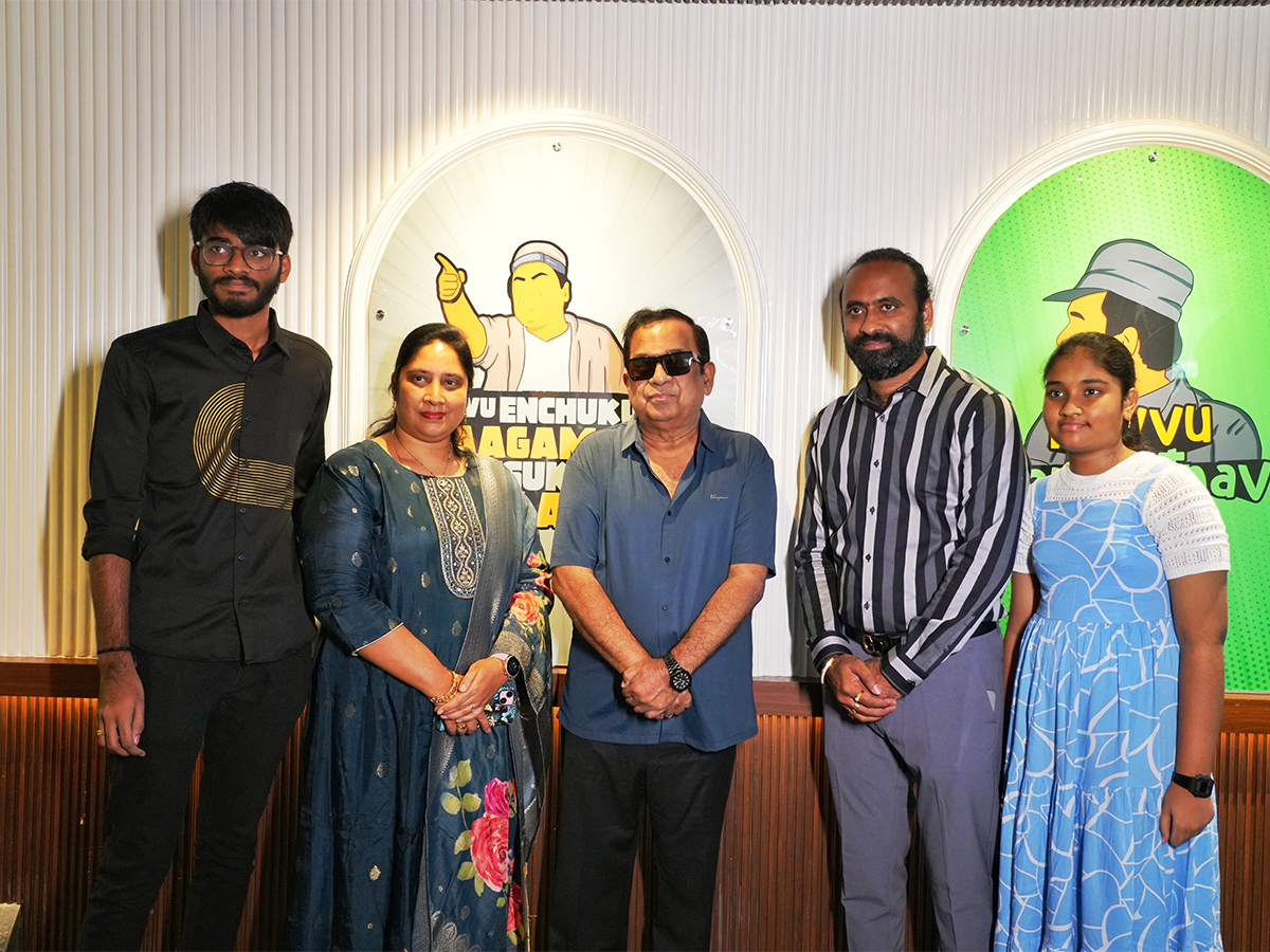 Padma_20Shri_20Brahmanandam_20Inaugurated_20Hotel_20Aho_3.jpg 3