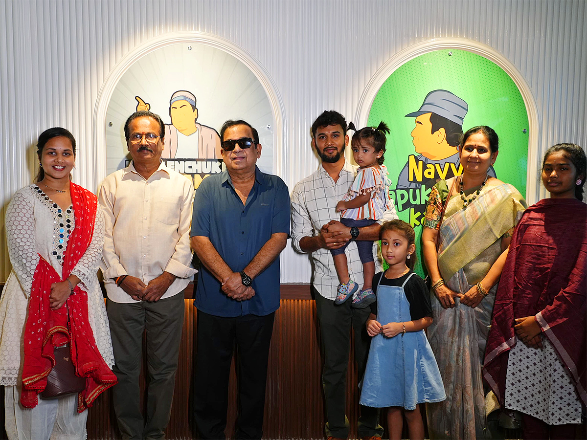 Padma_20Shri_20Brahmanandam_20Inaugurated_20Hotel_20Aho_4.jpg 4