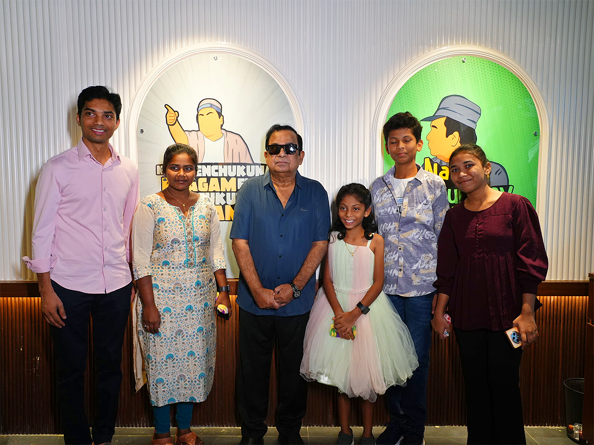 Padma_20Shri_20Brahmanandam_20Inaugurated_20Hotel_20Aho_7.jpg 6