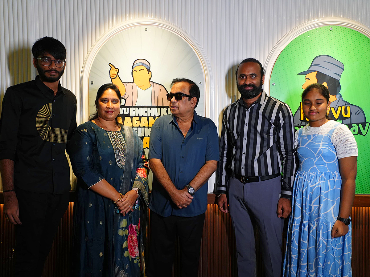 Padma_20Shri_20Brahmanandam_20Inaugurated_20Hotel_20Aho_8.jpg 7