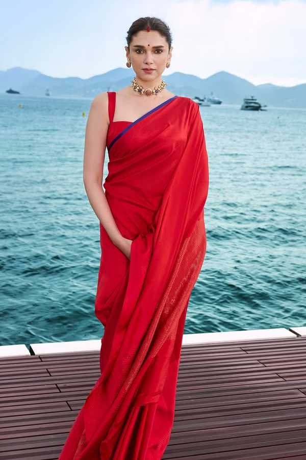 Aditi_20Rao_20Hydari_20goes_20desi_20in_20her_20latest_20look_20from_20Cannes_202025_20Photos_20_283_29.jpg 4