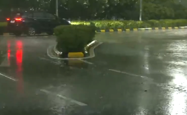 Delhi_Rains_Dark.jpg