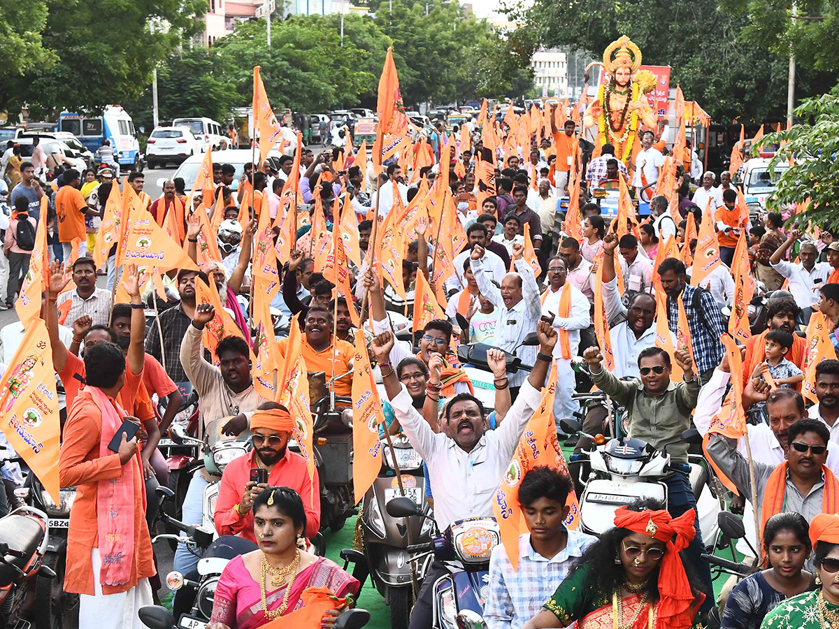 Hanuman_20Jayanti_202025_20_20Hanuman_20Shobha_20Yatra_20Vijayawada_20BRTS_20Road__20_2815_29.jpg 15