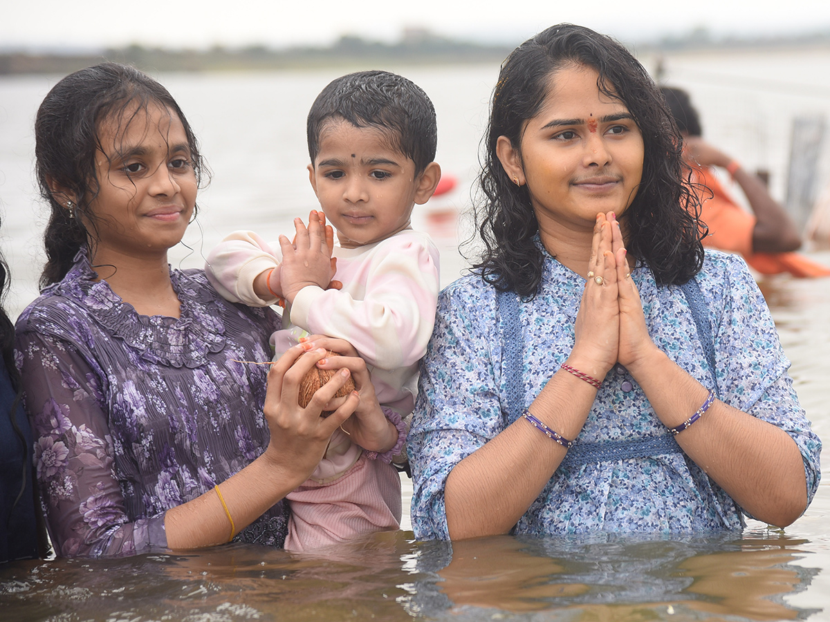 Saraswati_20Nadi_20Pushkaralu_20in_20Telangana_20Photos__20_2812_29.jpg 12