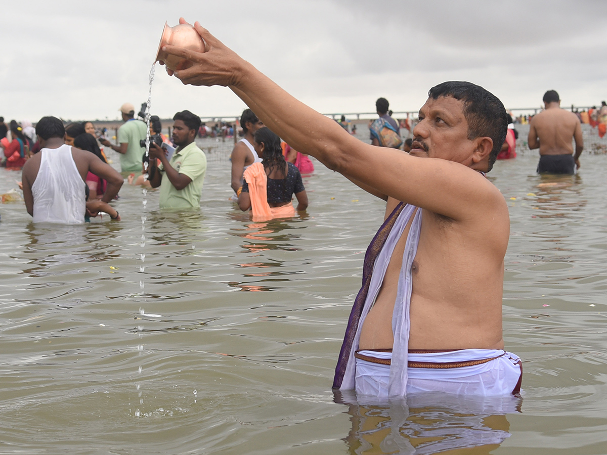 Saraswati_20Nadi_20Pushkaralu_20in_20Telangana_20Photos__20_283_29.jpg 3