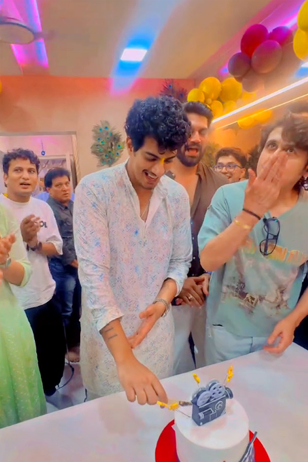 Smriti_20Mandhana_20Birthday_20celebration_20with_20boyfriend_20Palash_20Muchhal_20Photos_20_282_29.jpg 3