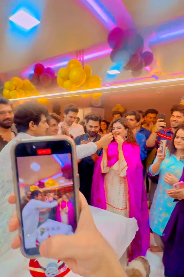 Smriti_20Mandhana_20Birthday_20celebration_20with_20boyfriend_20Palash_20Muchhal_20Photos_20_286_29.jpg 7