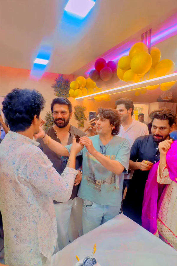 Smriti_20Mandhana_20Birthday_20celebration_20with_20boyfriend_20Palash_20Muchhal_20Photos_20_289_29.jpg 10