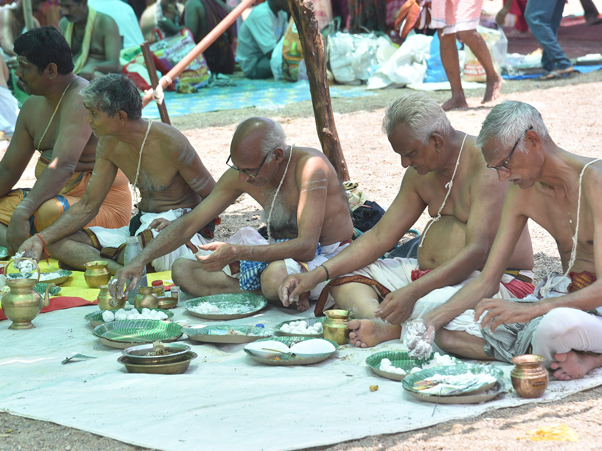 Telangana_20_20Saraswati_20Pushkaralu_202025_20Photos__20_2812_29.jpg 12