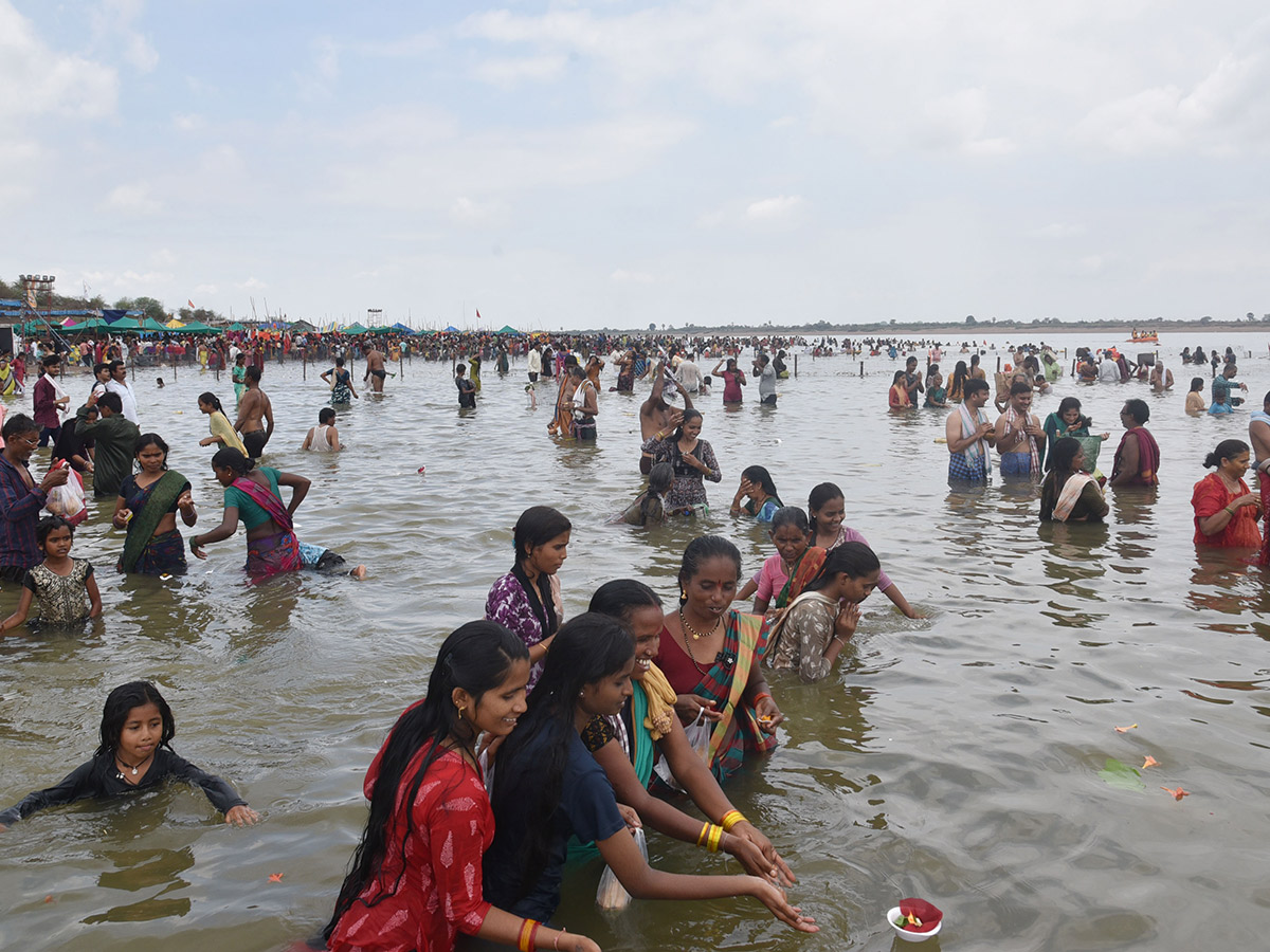 Telangana_20_20Saraswati_20Pushkaralu_202025_20Photos__20_2818_29.jpg 17