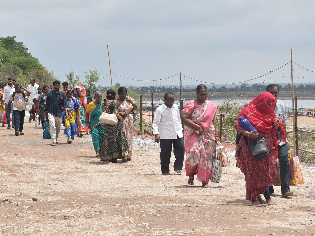 Telangana_20_20Saraswati_20Pushkaralu_202025_20Photos__20_2822_29.jpg 21