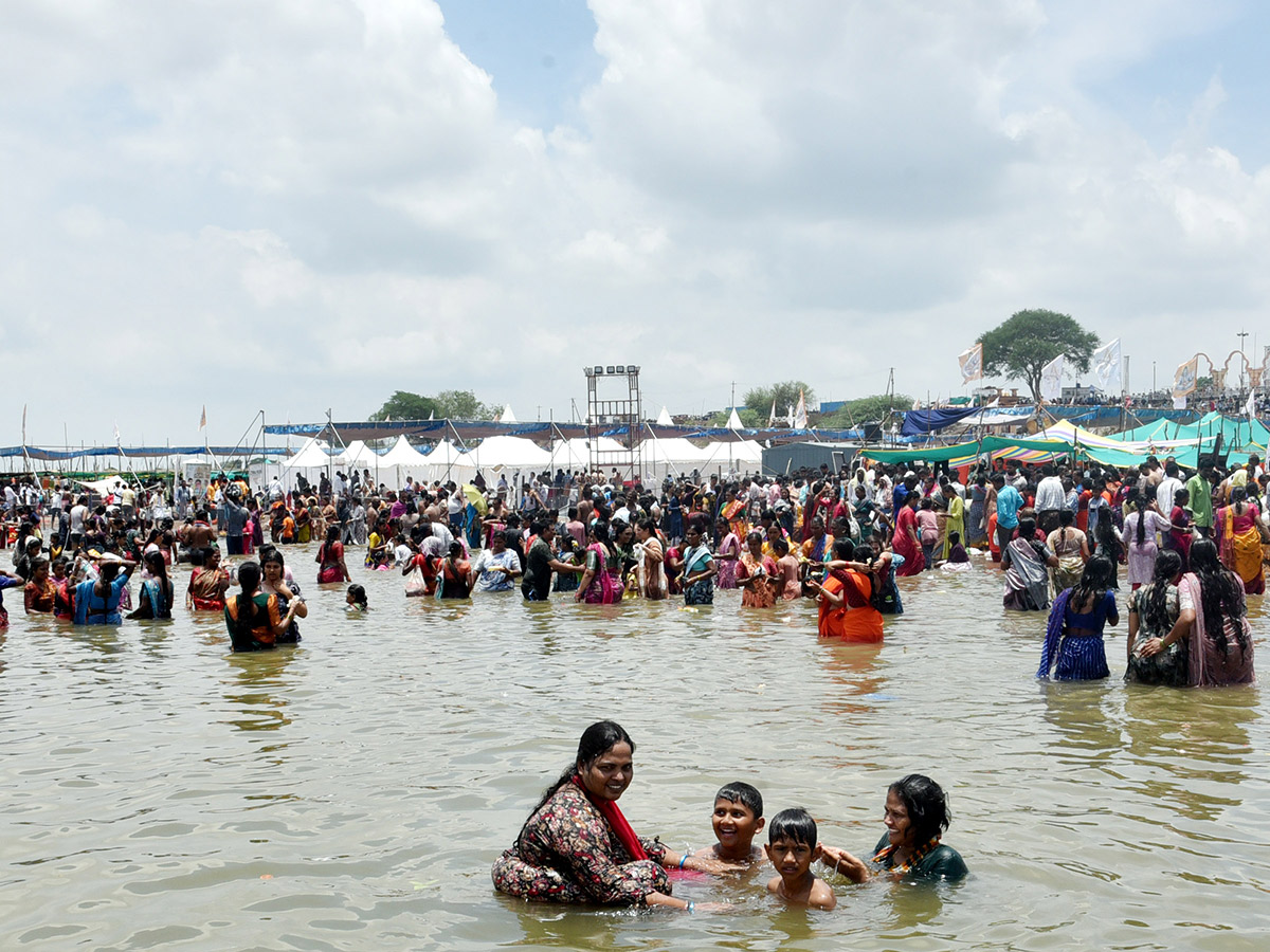 Telangana_20_20Saraswati_20Pushkaralu_202025_20Photos__20_288_29.jpg 8