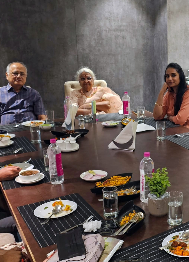 Laya_20mothers_20birthday11.jpg 12
