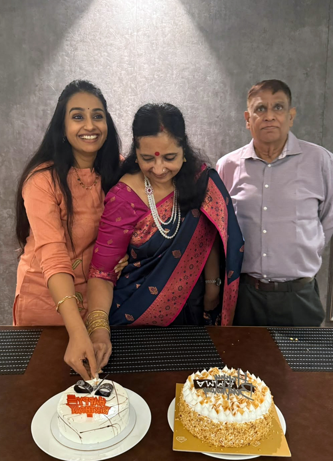 Laya_20mothers_20birthday3.jpg 4