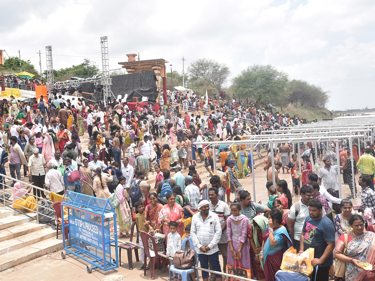 Saraswati_20Pushkaralu_202025_20in_20Telangana_20Photo_20Gallery__20_283_29.jpg 3