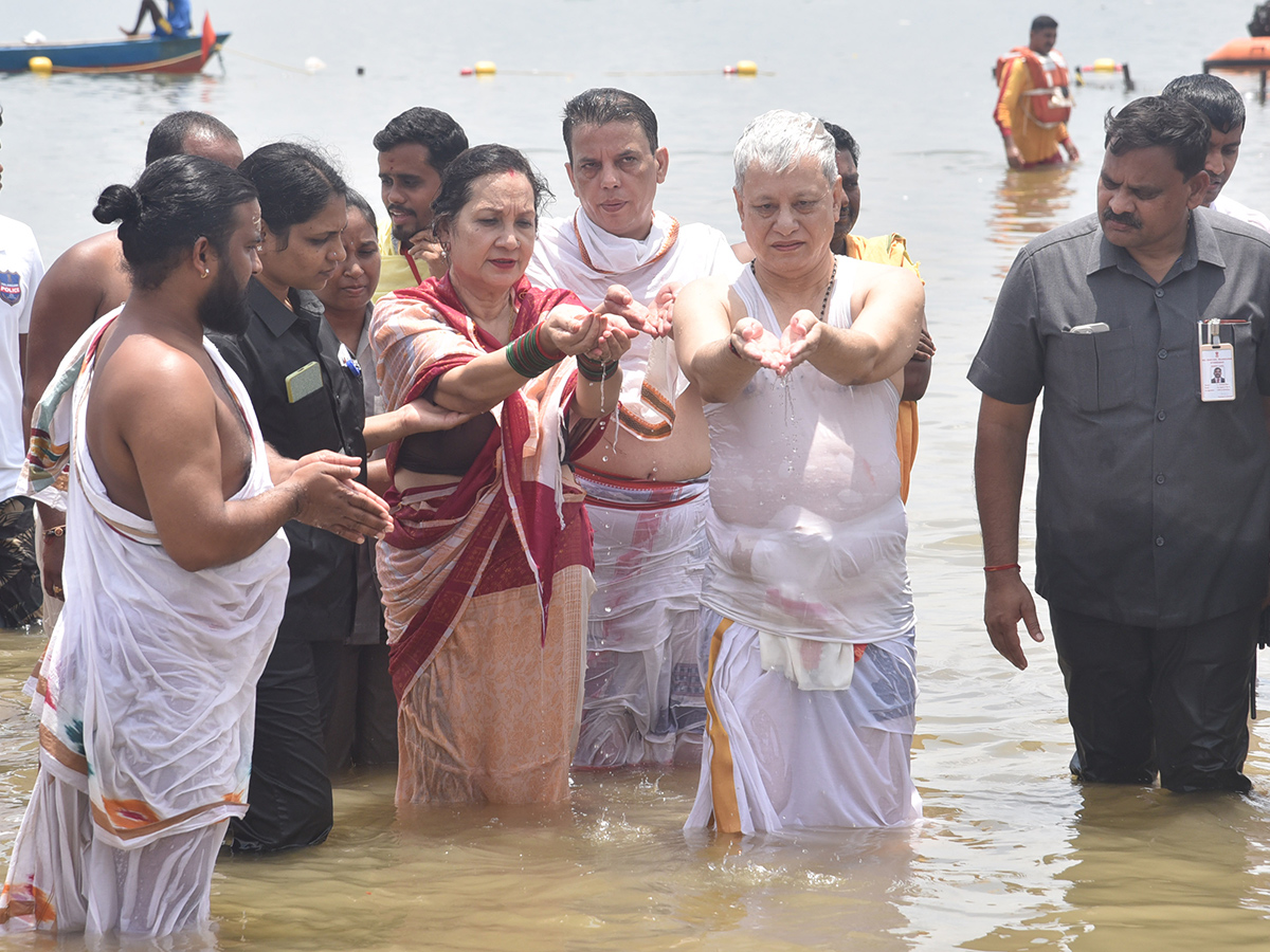 Saraswati_20Pushkaralu_202025_20in_20Telangana_20Photo_20Gallery__20_284_29.jpg 4