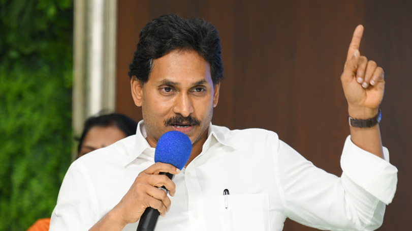 Jagan_Ruturn_Gifts.jpg