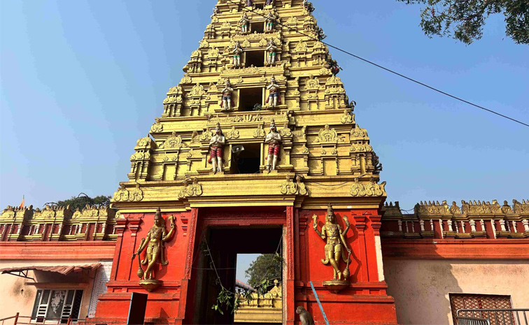 Kondagattu-Anjaneya-Swamy-Temple.jpg