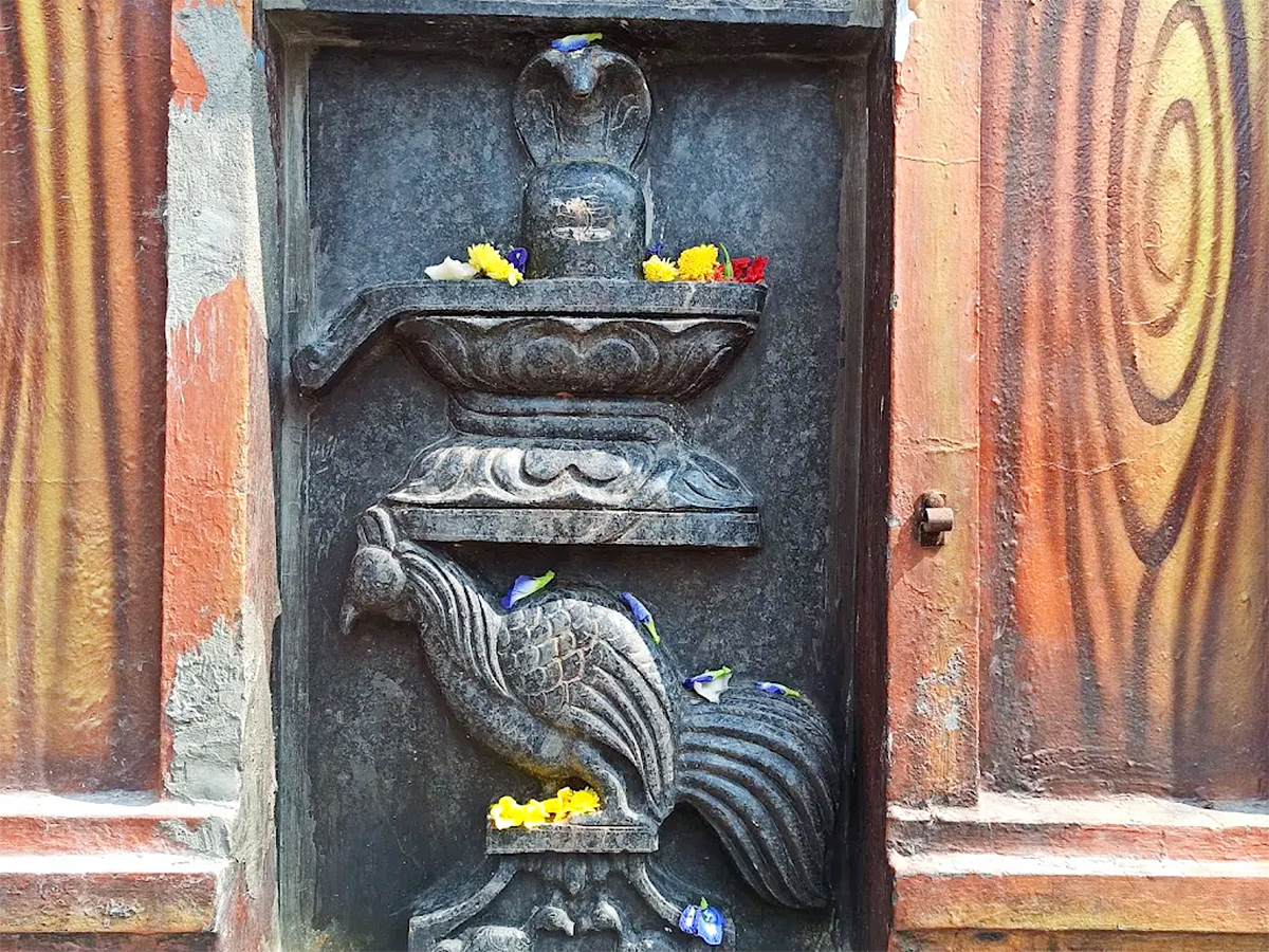 Sri_20Kukkuteswara_20Swamy_20Temple_20At_20Pitapuram_20Kakinada_20District__20_283_29.jpg 3