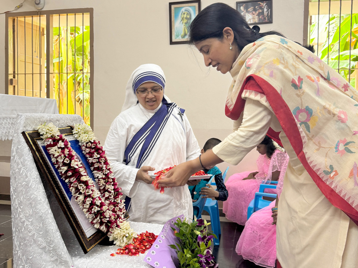 YS_20Jagan_20Family_20Participated_20In_20Raja_20Reddy_20Jayanthi_20Celebrations_20Photos_20_283_29.jpg 4