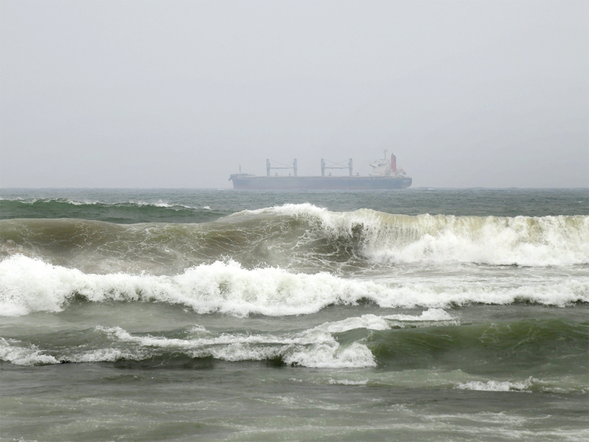 heavy_20rainfall_20in_20visakhapatnam_20photos__20_2814_29.jpg 14