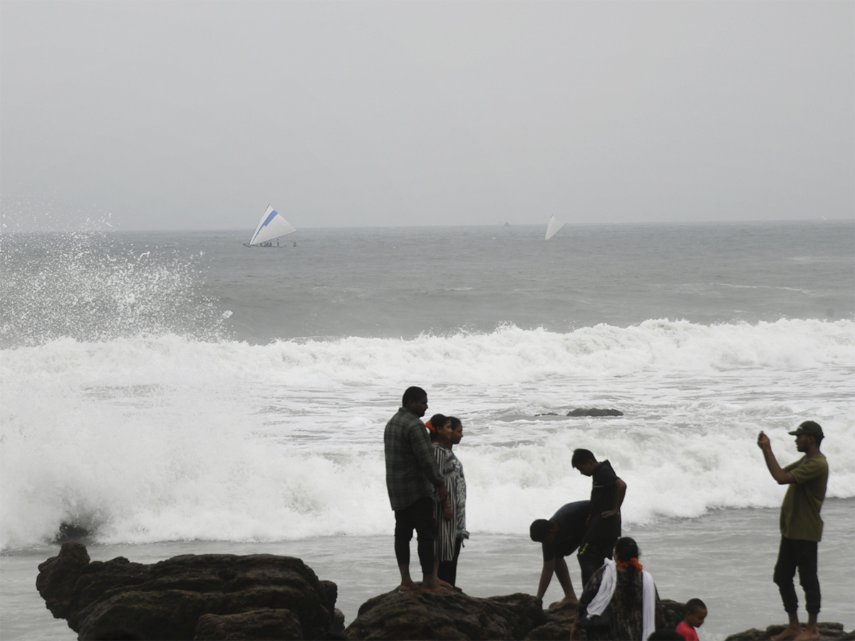 heavy_20rainfall_20in_20visakhapatnam_20photos__20_2817_29.jpg 17