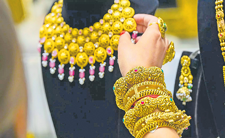 GOLD-JEWELLERY.jpg